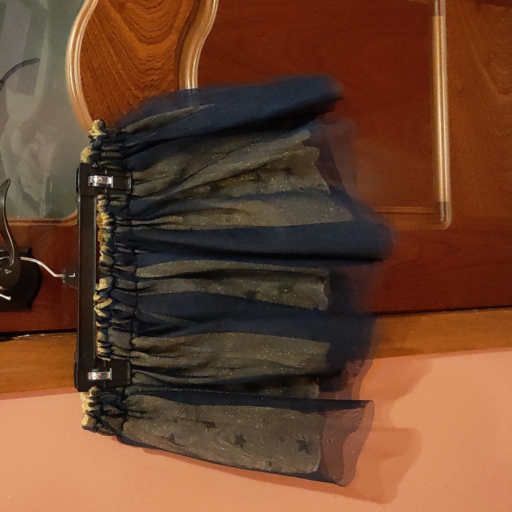 Girls skirt, size 7-8